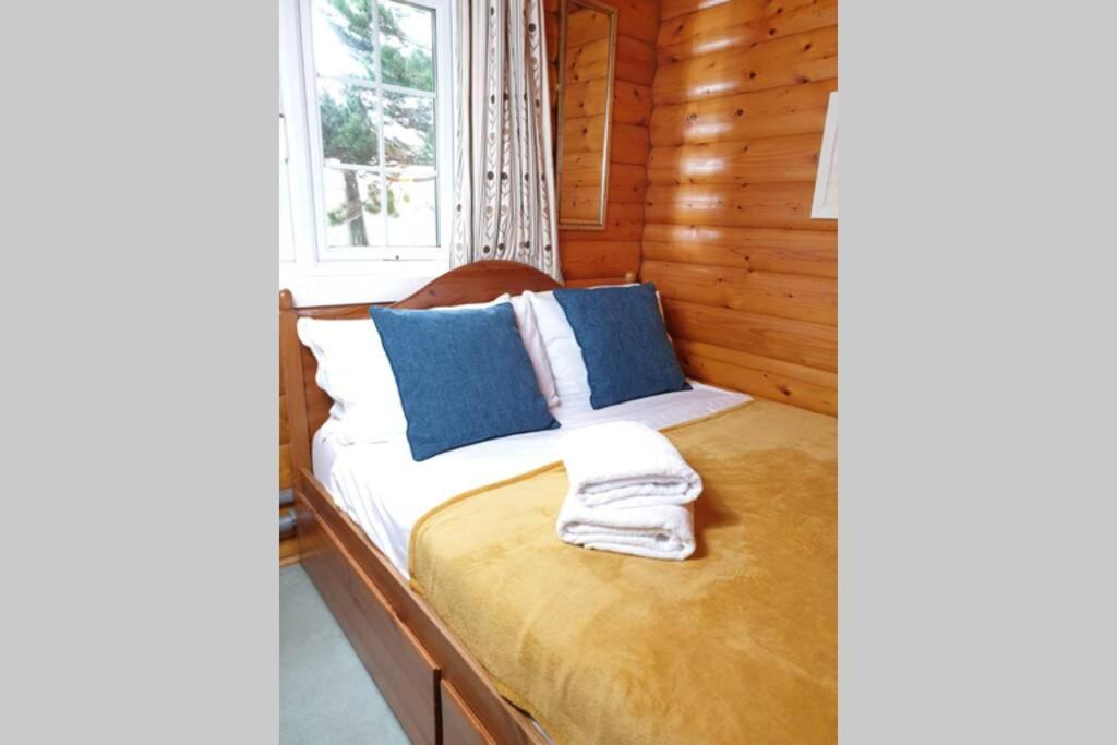 Rustic Log In Snowdonia By Seren Short Holiday home